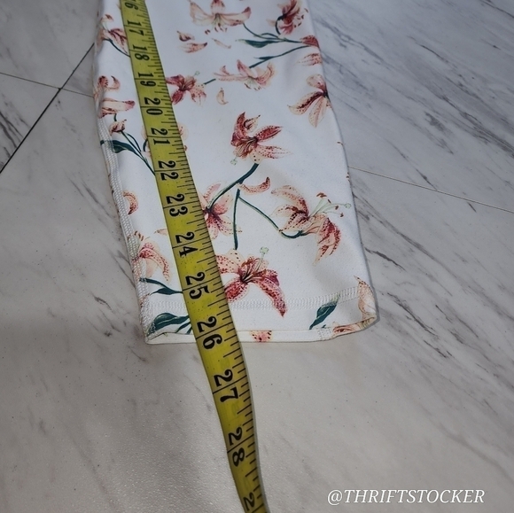 Fabletics High-Waisted Lily Vine Leggings - Picture 6 of 8